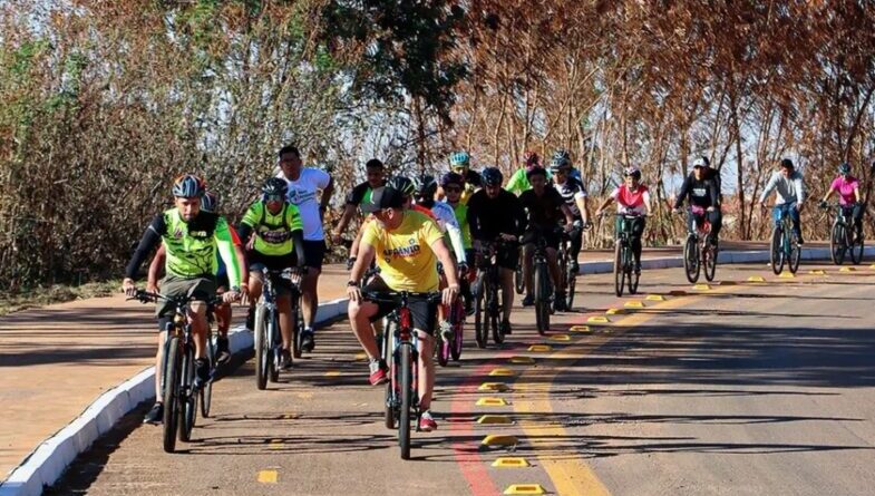 CICLOFAIXA É ENTREGUE EM VALPARAÍSO COM PASSEIO CICLÍSTICO E CELEBRAÇÃO