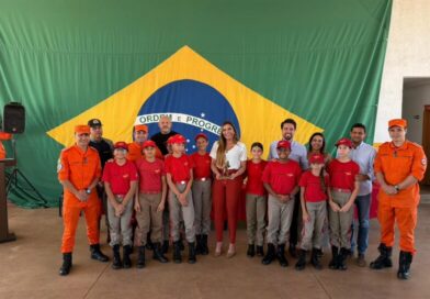 RECURSO DE R$600 MIL GARANTE NOVO MICRO-ÔNIBUS PARA O PROGRAMA BOMBEIRO MIRIM EM VALPARAÍSO